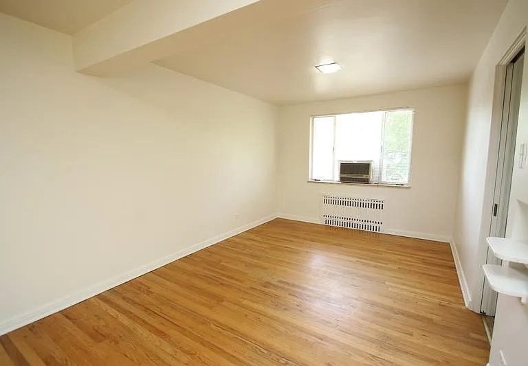 827 N Glencoe St — Photo 8