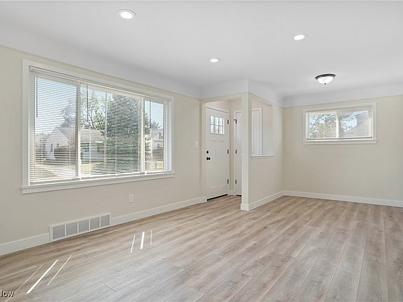 3rd image of 16001 Northwood Ave