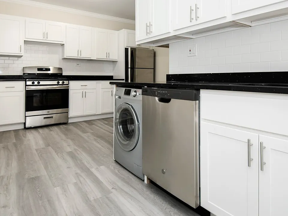 837-39 W Cornelia Ave #1N