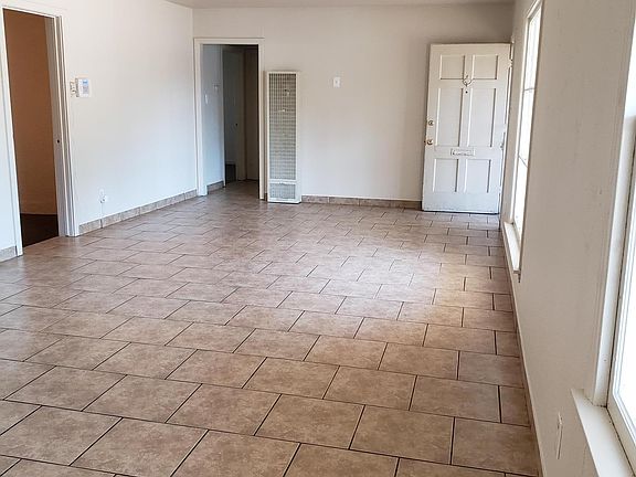 2nd image of 3606 E Clinton Ave