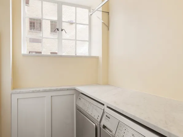 115 East 67th Street image 17 of 20