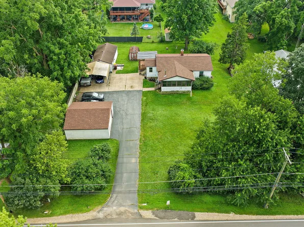 809 Washington St, Woodstock, IL 60098