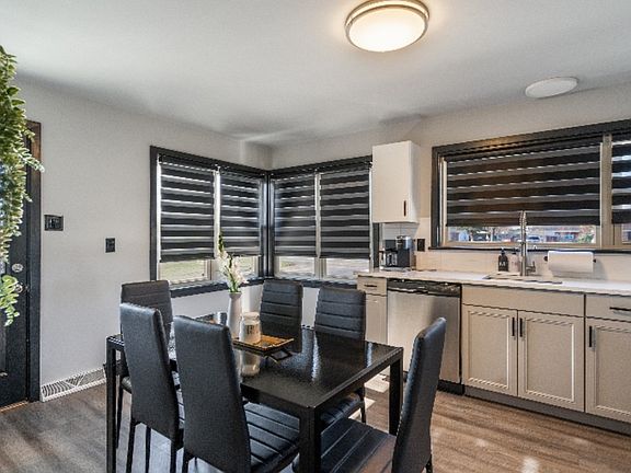 4th image of 4515 Lincoln Way E