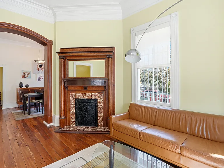 524 E Henry St — Photo 8