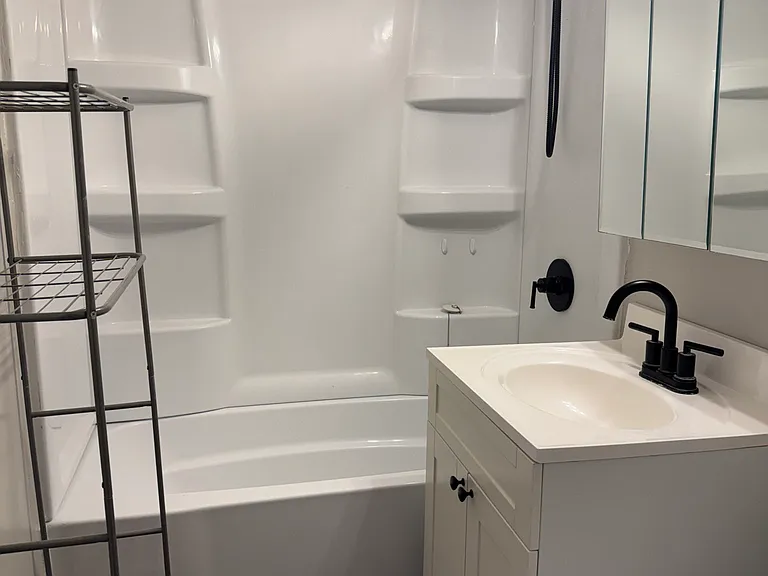 1001 Illinois St #4 — Photo 7