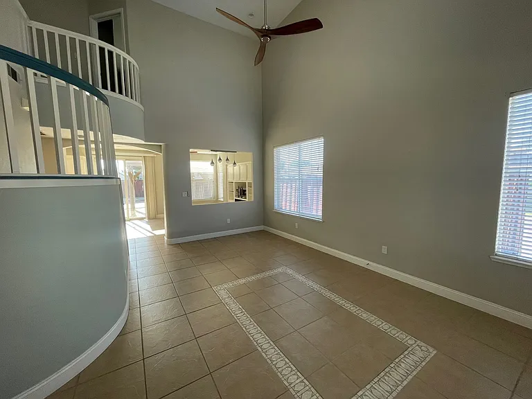 730 Sunlight Dr — Photo 14