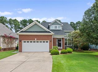 98 Cottswold Ln, Spring Lake, NC 28390