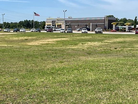 3rd image of 631 Highway 45 Byp S