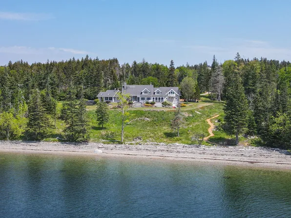 142 Ames Cove Road, Brooksville, ME 04642