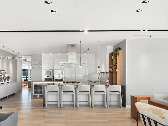 5th image of 4701 N Meridian Ave Unit 512