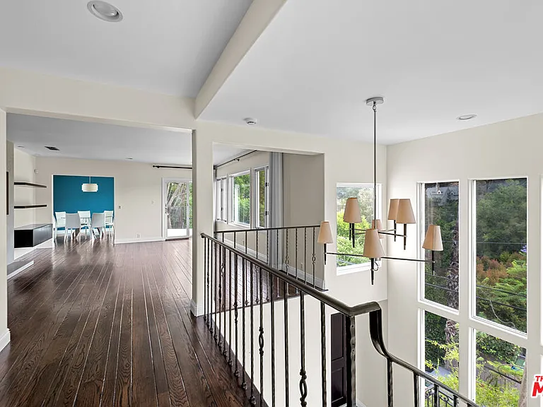 1759 N Beverly Dr — Photo 8