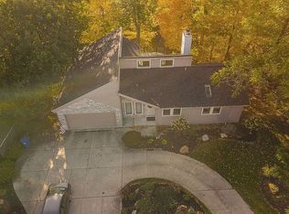 5781 Columbia Rd, North Olmsted, OH 44070
