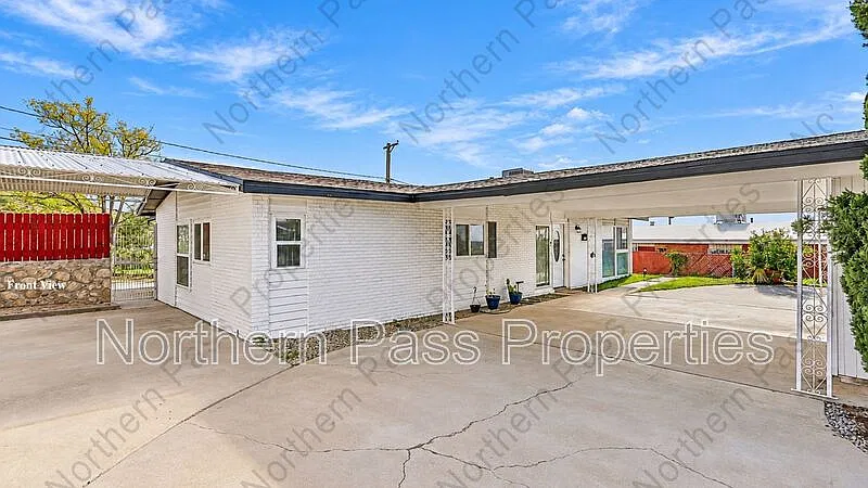 208 Carnival Dr