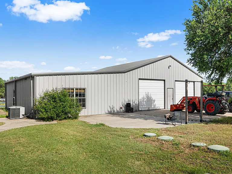 9640 Houston Hill Rd — Photo 1