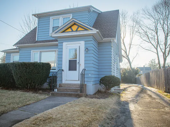 18 Thompson St, Hamden, CT 06518