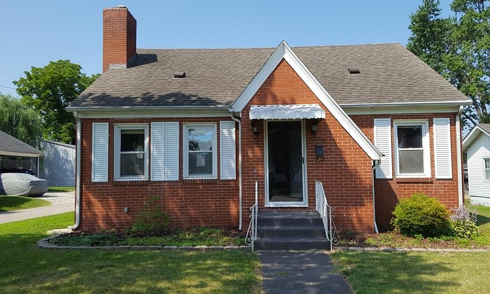 1st image of 230 Hubert Ct