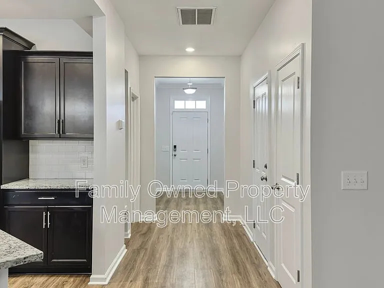 603 Pendleton Dr — Photo 7