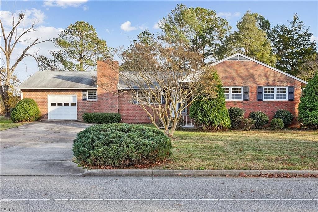 104 Charlton Dr Hampton VA 23666 MLS 10511368 Zillow