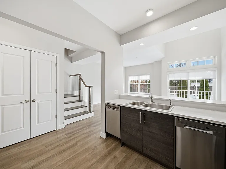 764 New Bridge Rd #2H — Photo 6