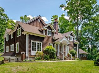 3 Wicks Manor Dr, Danbury, CT 06810