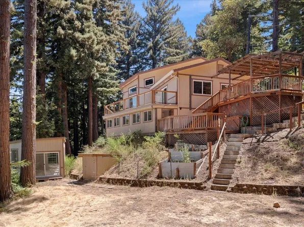 26000 Pierce Rd, Los Gatos, CA 95033