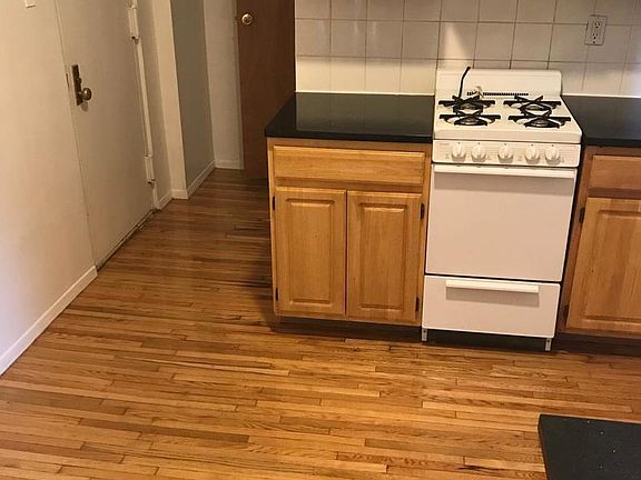 5th image of 126 Saint Marks Pl #1