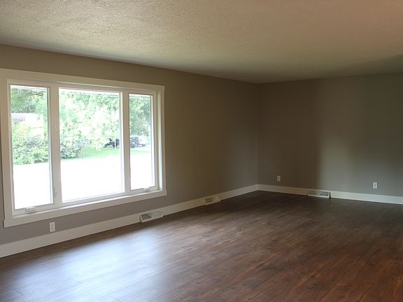 2nd image of 506 W McMurray St