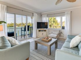 109 Bayshore Rd, Nokomis, FL