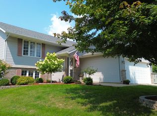 6231 Fairway Dr NW, Rochester, MN 55901