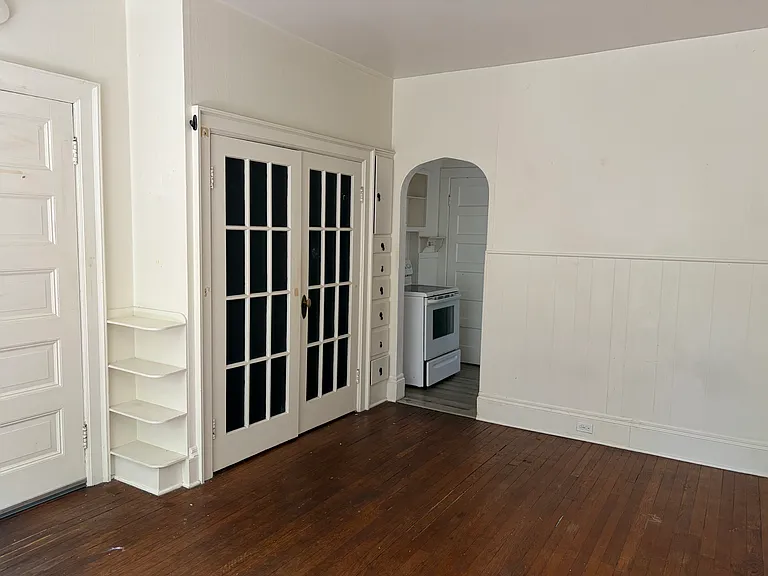 462 W Delavan Ave — Photo 5