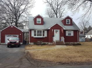 75 3rd St, Pequannock, NJ 07440