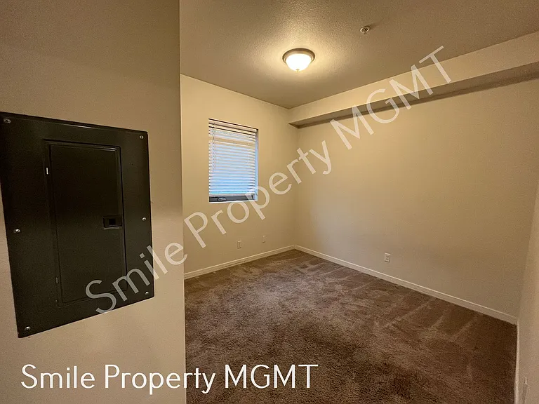 6940 SE Long St — Photo 6