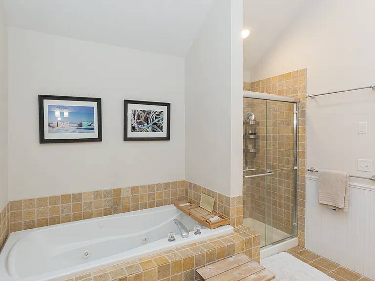 21 Cove Neck Ln — Photo 11