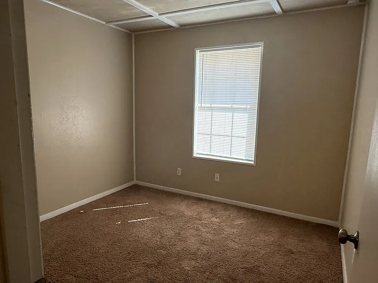 4425 Conley Ave — Photo 6
