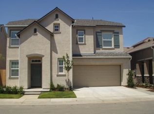 627 W Milano Ln, Clovis, CA