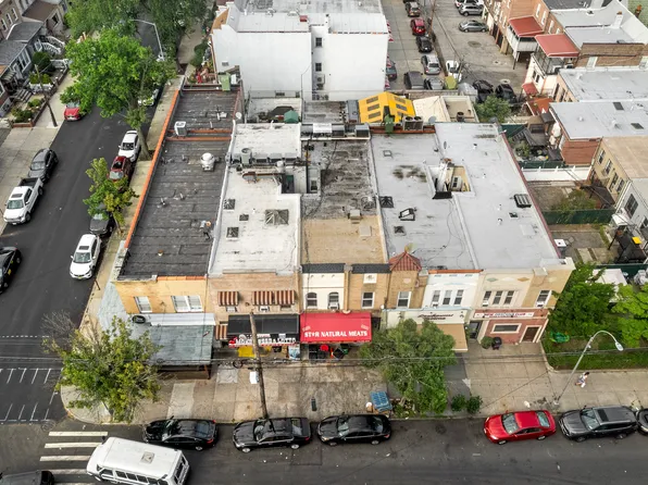 45-05 Ditmars Boulevard image 7 of 18