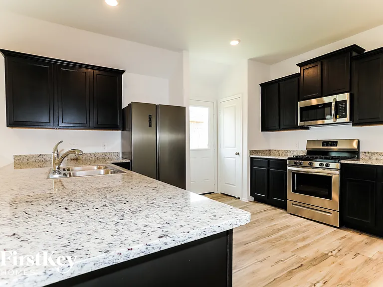 18467 Cobalt Cove Ln — Photo 4