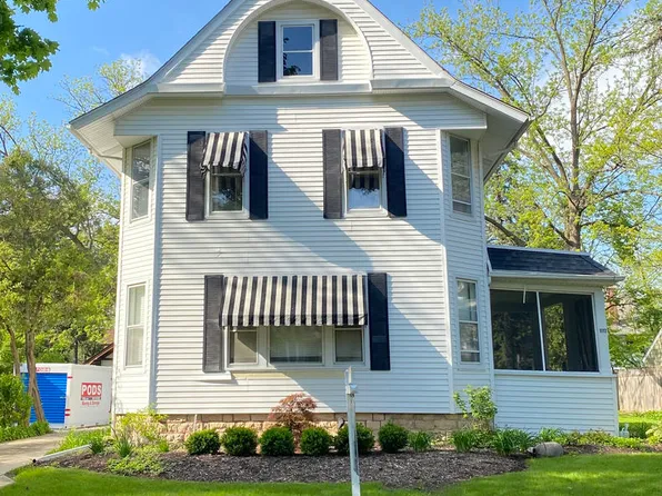 1111 Garfield Ave #B, Aurora, IL 60506