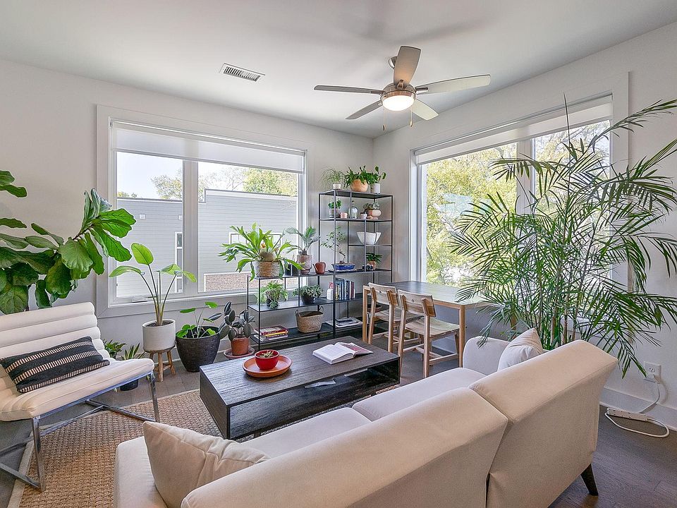Beautiful studio apartment with amazing natural light.