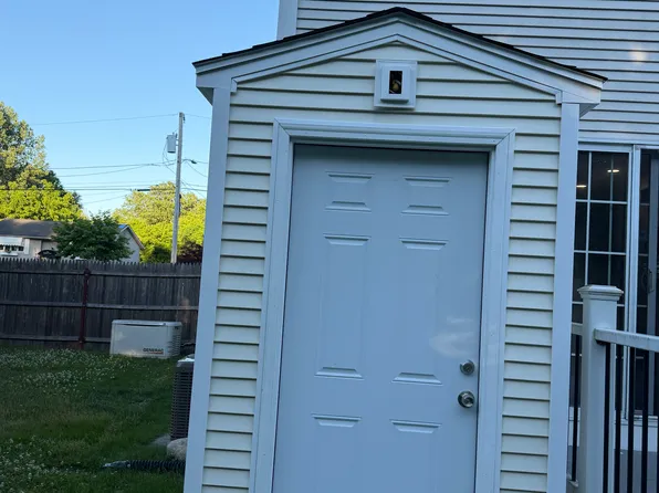 30 Gaglione Ct #2, Cranston, RI 02921