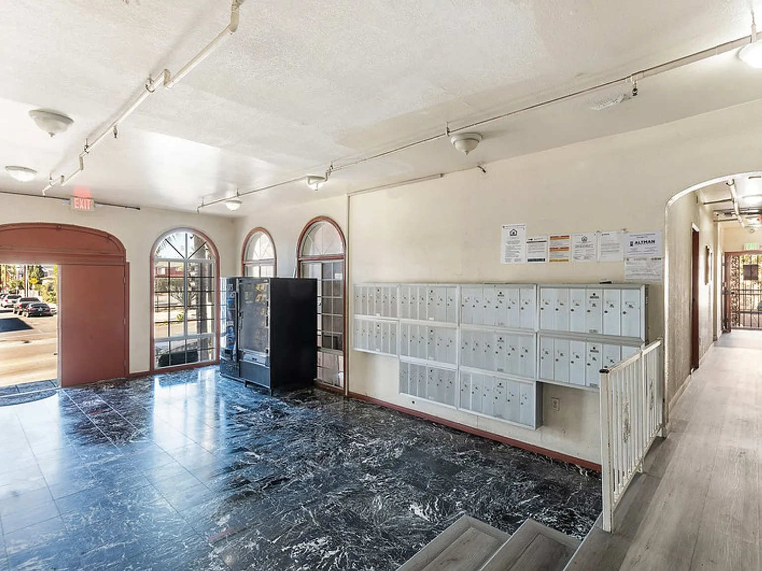 Soto Rose Apartments — Photo 3