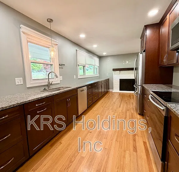 6048 Rhonda Rd — Photo 4