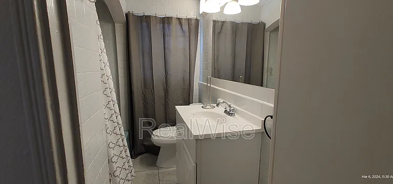 355 W Selmar Ct — Photo 7