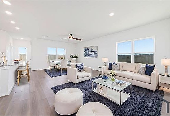 5th image of 4712 Peony Green Dr