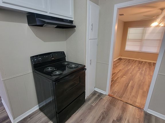 4th image of 1517 Alamo Dr