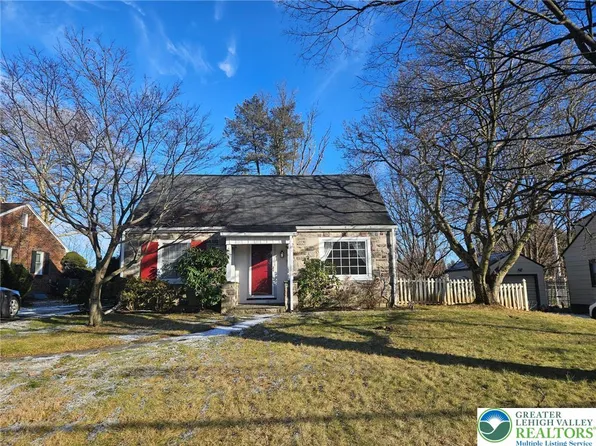 2218 Center St, Bethlehem, PA 18017