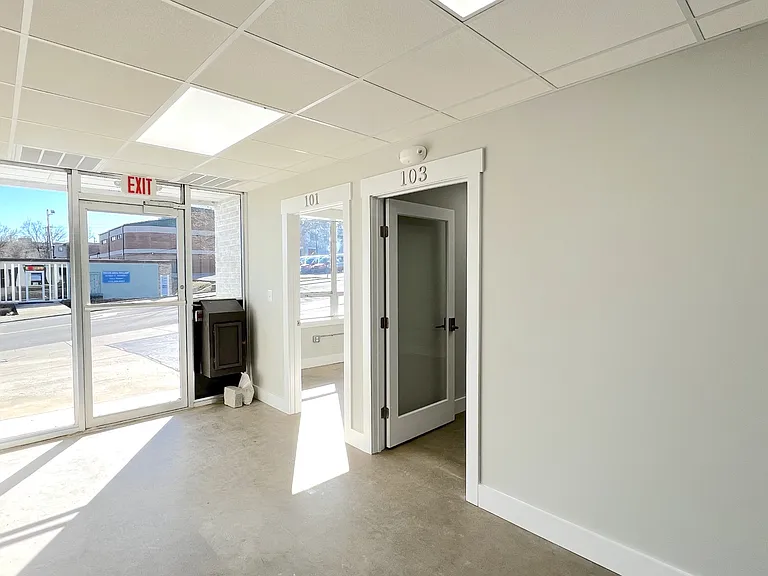 204 5th Ave E #102-103 — Photo 16
