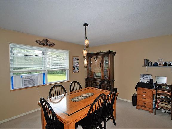 5th image of 308 Hillcrest Dr