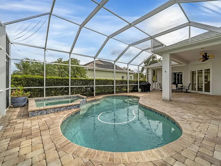 11709 Clubhouse Dr — Photo 29