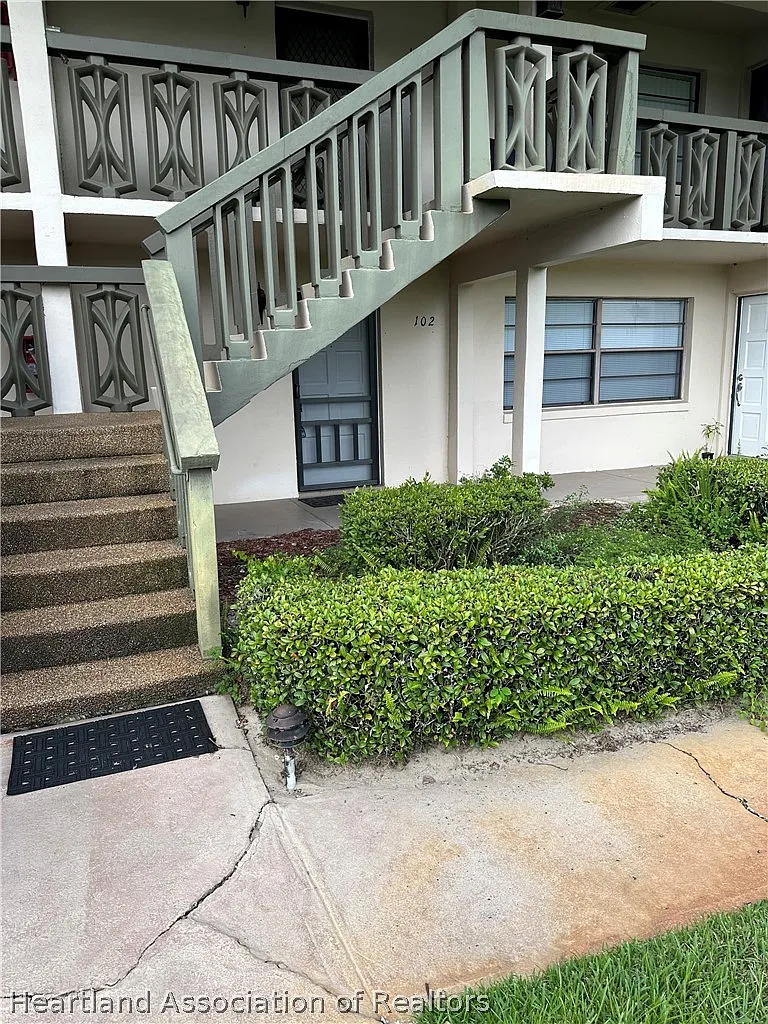 1 bed, 1.0 bath, 950 sqft, $1,200 — Photo 1